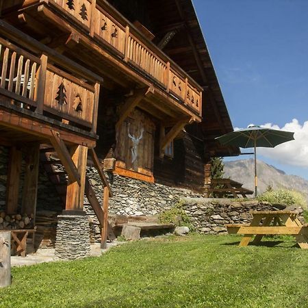 Reine Des Aravis - Chalet Isole Flumet Exteriör bild