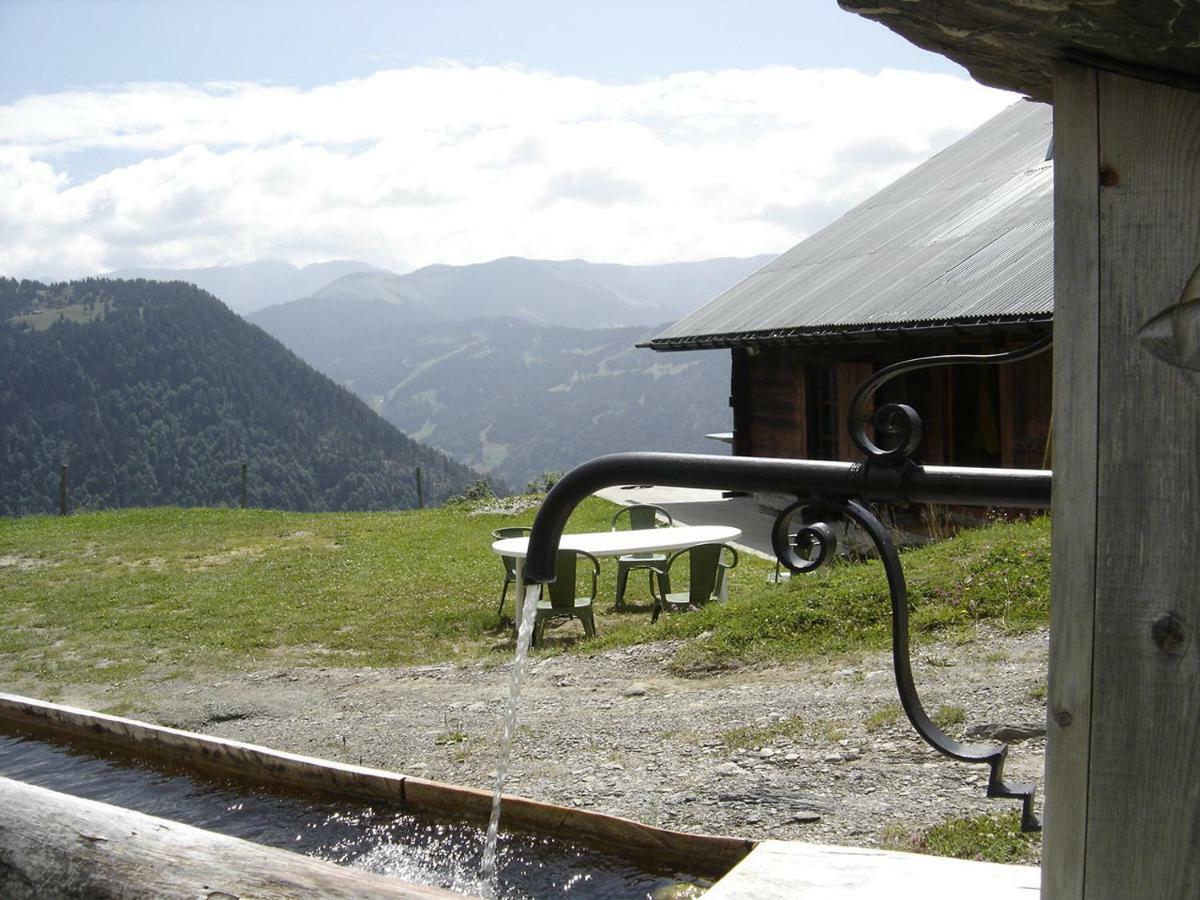 Reine Des Aravis - Chalet Isole Flumet Exteriör bild