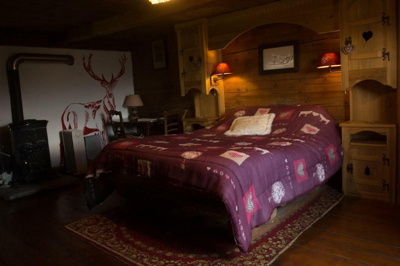 Reine Des Aravis - Chalet Isole Flumet Exteriör bild