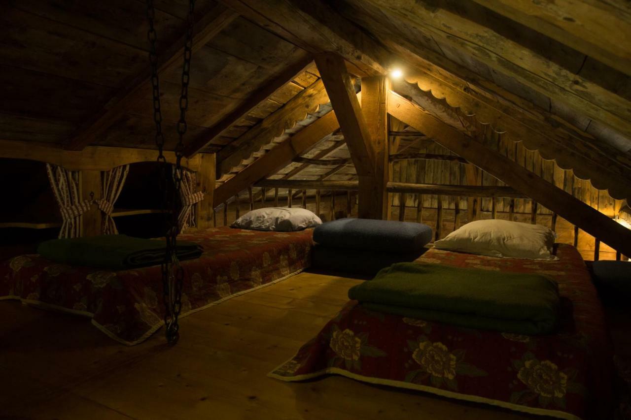Reine Des Aravis - Chalet Isole Flumet Exteriör bild