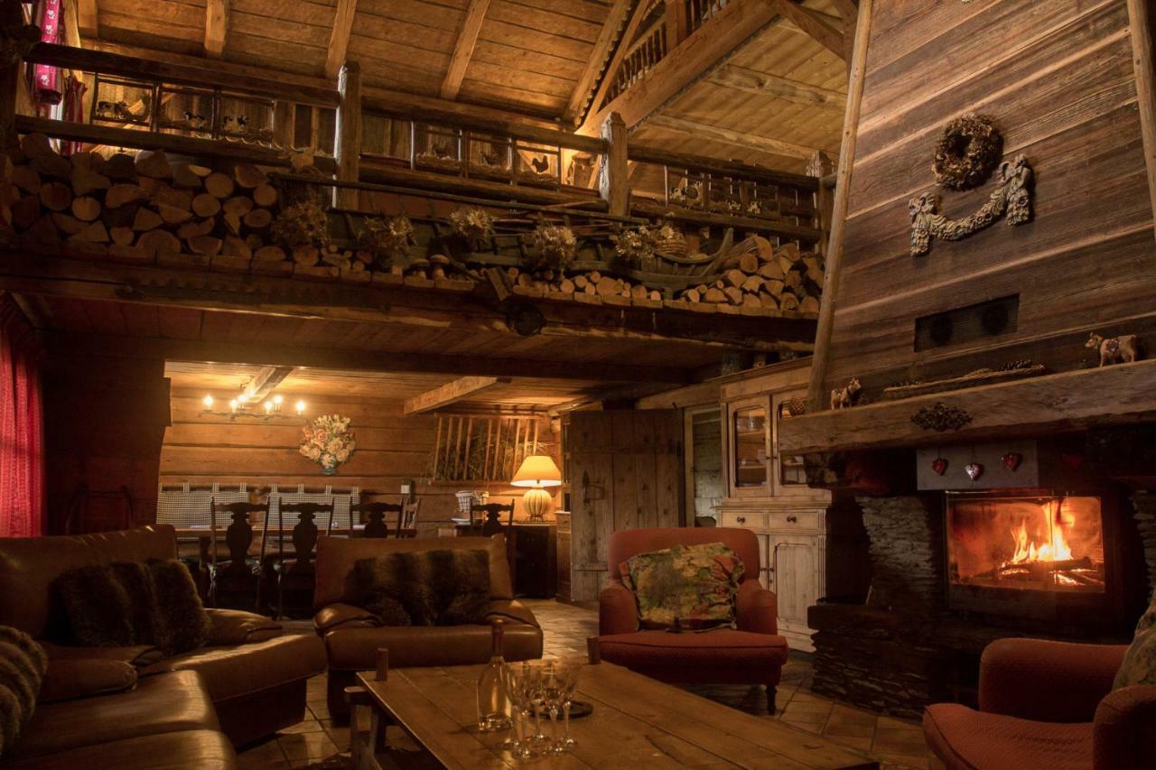 Reine Des Aravis - Chalet Isole Flumet Exteriör bild